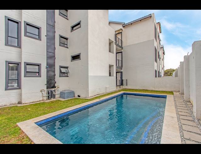 2 BEDROOM APARTMENT FOR SALE IN BRYANSTON